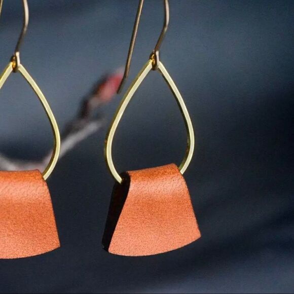 Tan Leather Wrap Gold Wire Drop Earrings NWT - Picture 8 of 8